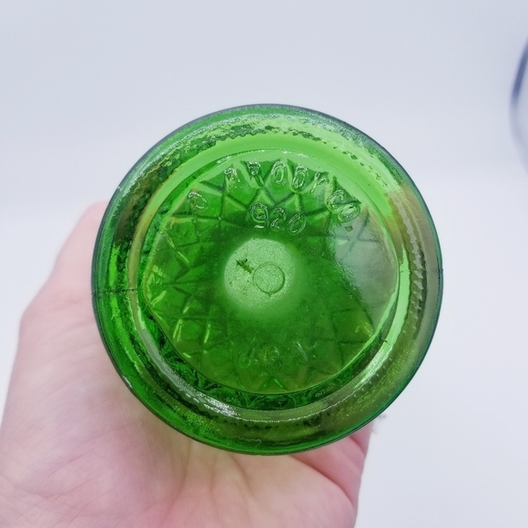 Vintage E.O. Brody Co Emerald Green Glass Bud Vases Diamond Pattern 7-1/2" - Picture 6 of 7